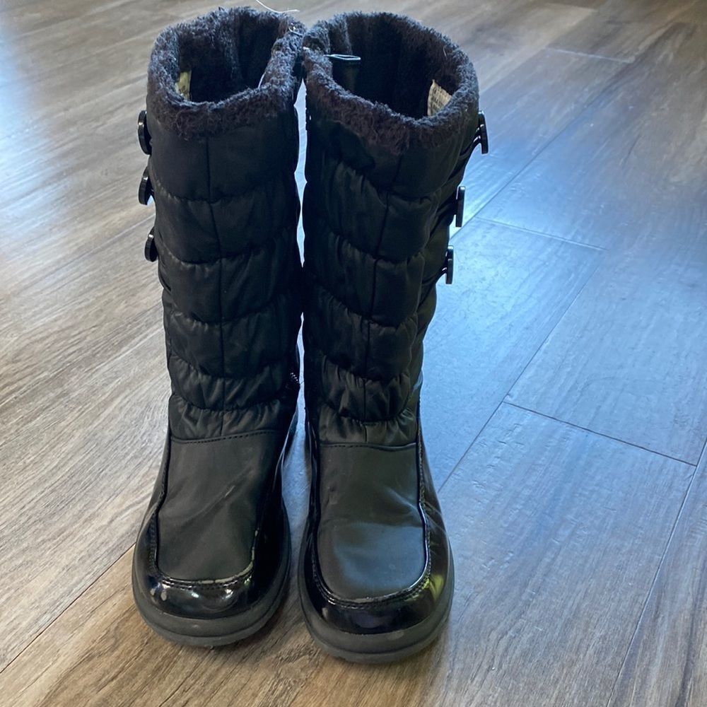 Totes Faux Fur Lined Black Slip-On Snow Boots Women’s Size 6